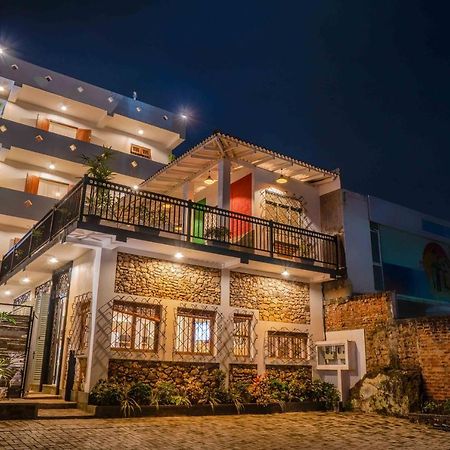Brixia Cafe & Guest Bed & Breakfast Гале Екстериор снимка