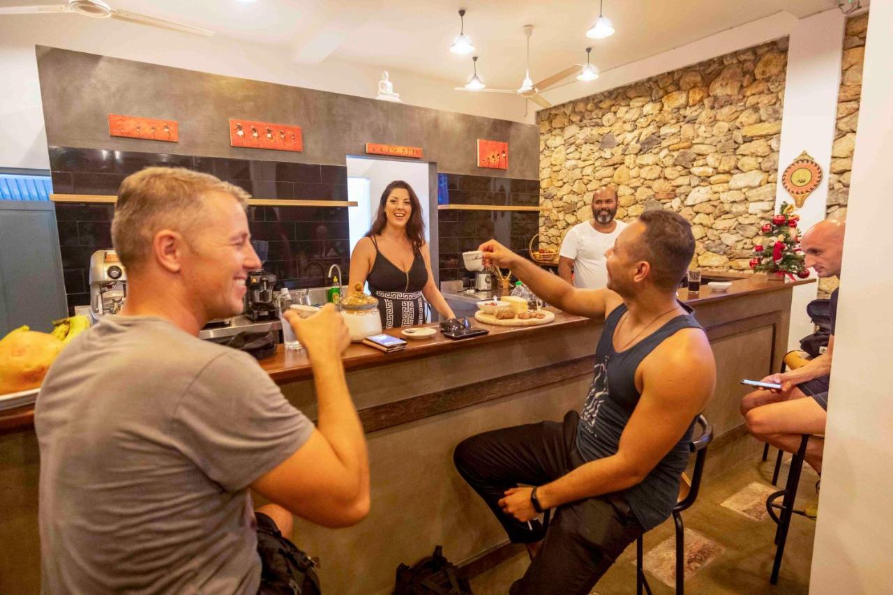 Brixia Cafe & Guest Bed & Breakfast Гале Екстериор снимка