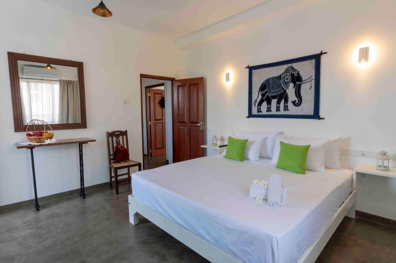 Brixia Cafe & Guest Bed & Breakfast Гале Екстериор снимка