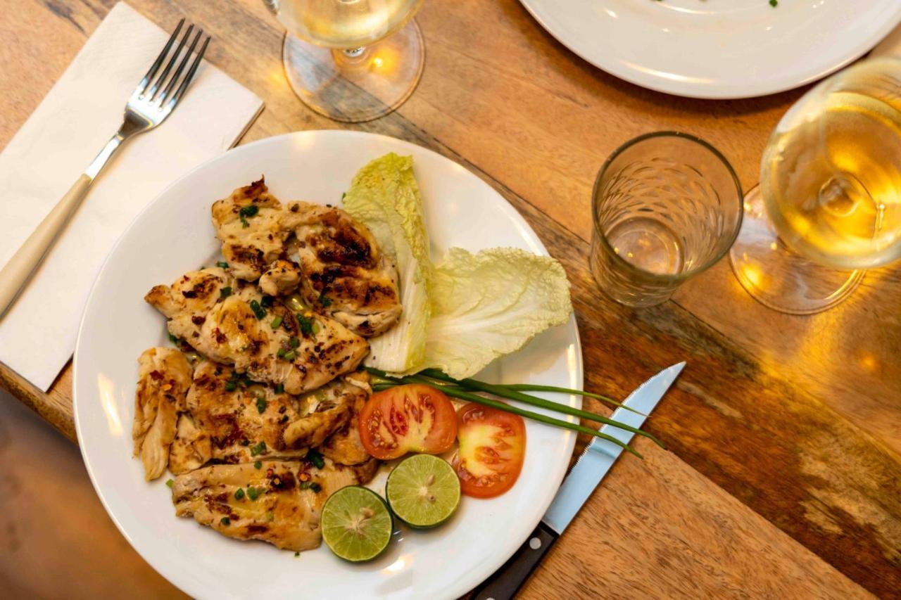 Brixia Cafe & Guest Bed & Breakfast Гале Екстериор снимка