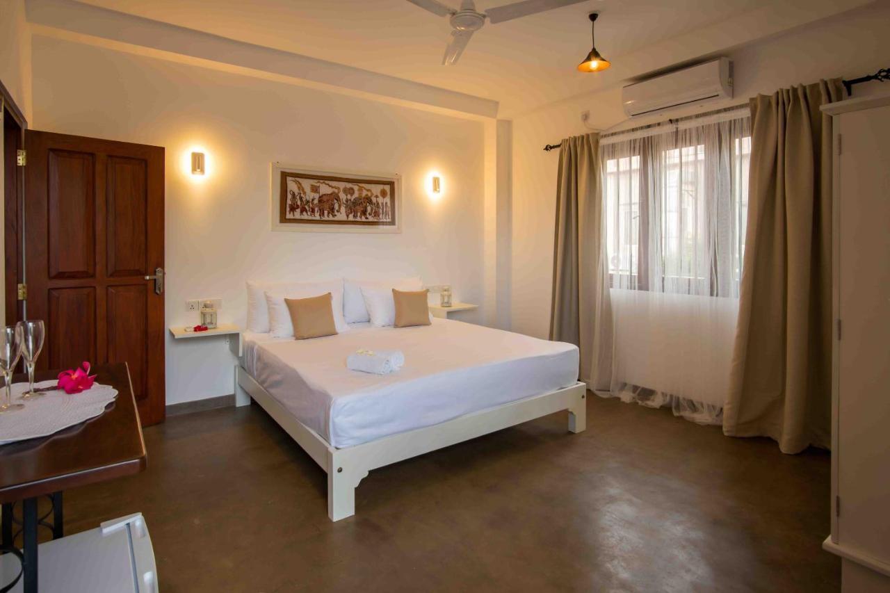 Brixia Cafe & Guest Bed & Breakfast Гале Екстериор снимка